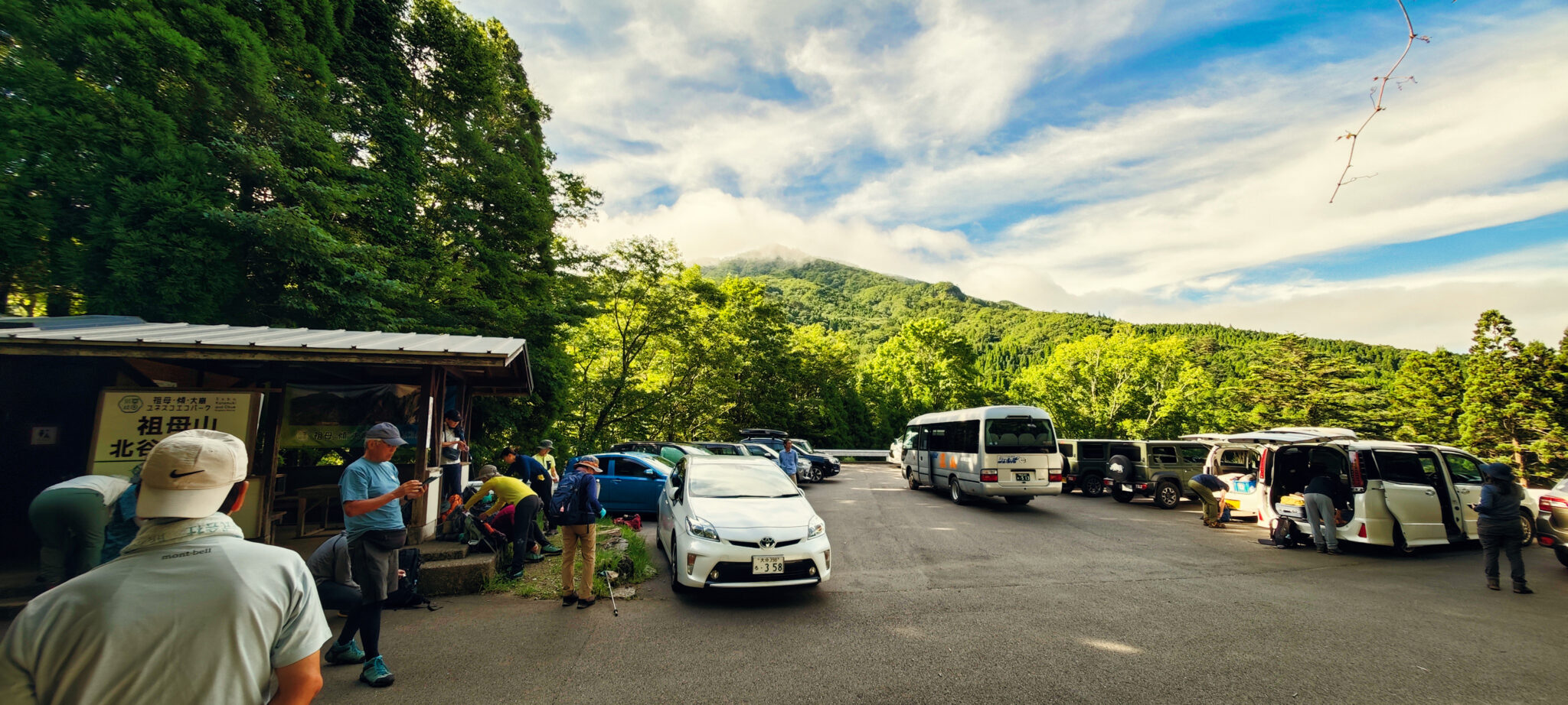Am Parkplatz herrscht Hochbetrieb